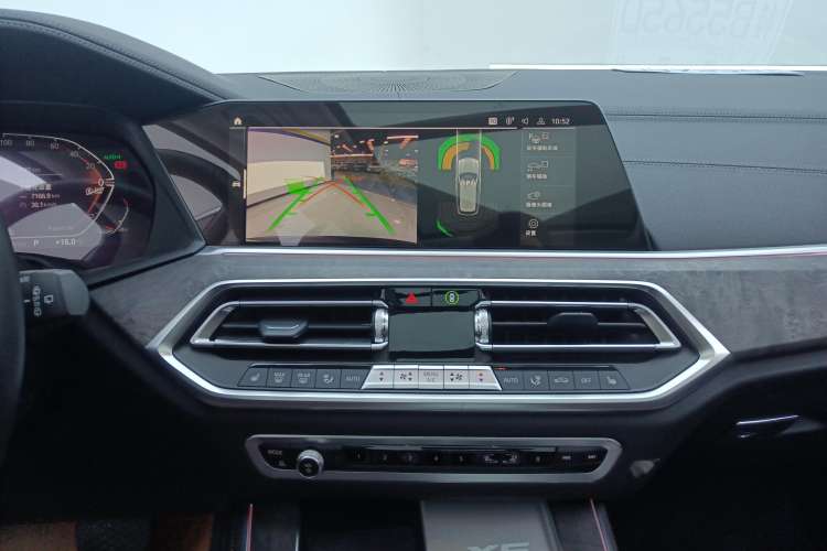 Used BMW X5 2022 Restyled xDrive 30Li M Sport Package Audio And AC Panel