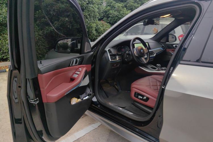 Used BMW X5 2022 Restyled xDrive 40Li M Sport Package Driver Seat