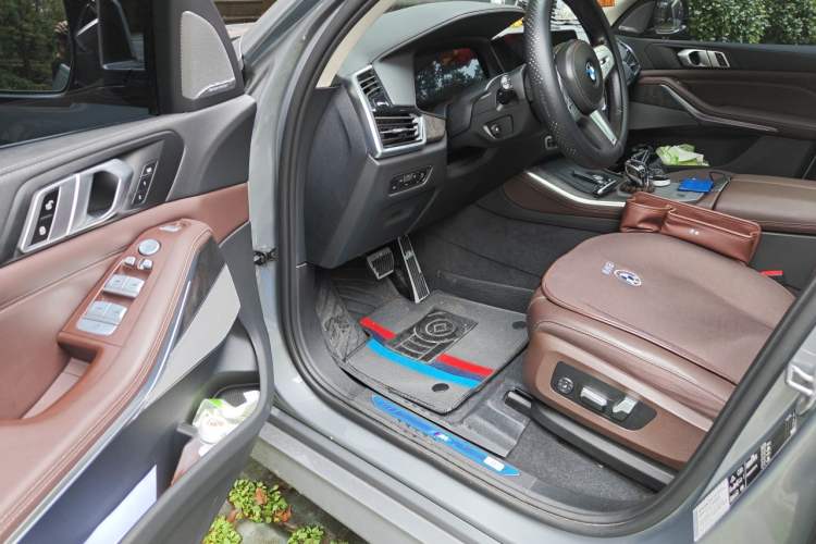 Used BMW X5 2022 Restyled xDrive 30Li Luxury Version M Sport Package Driver Seat