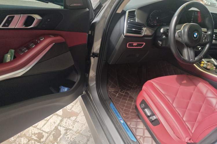 Used BMW X5 2022 xDrive 30Li M Sport Package Driver Seat