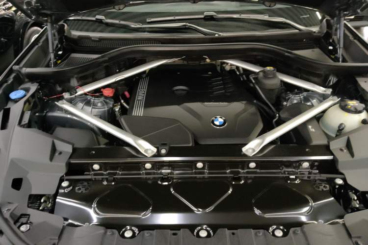 Used BMW X5 2022 Restyled xDrive 30Li Luxury Version M Sport Package Engine Bay