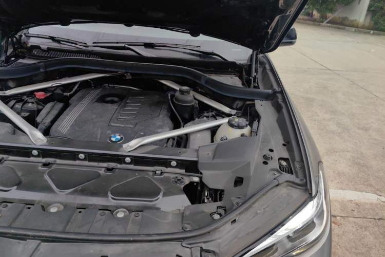 Used BMW X5 2022 Restyled xDrive 40Li M Sport Package Engine Bay Left