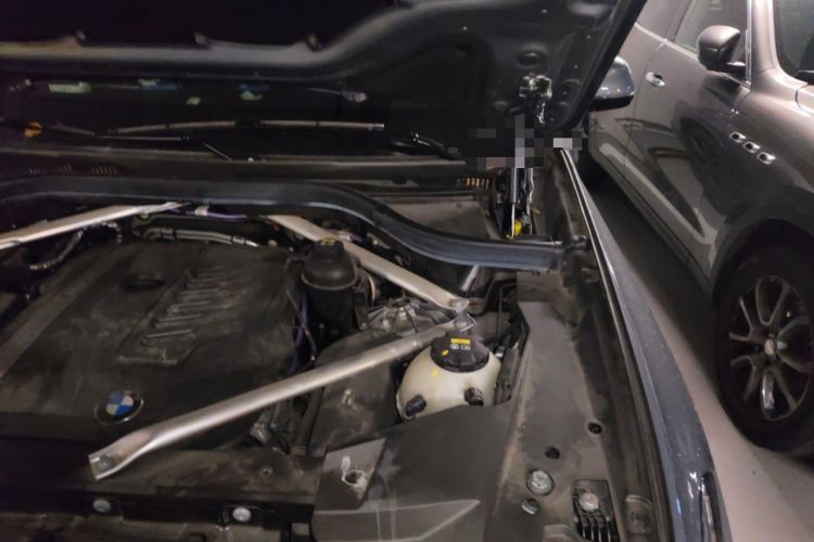 Used BMW X5 2022 Restyled xDrive 40Li M Sport Package Engine Bay Left