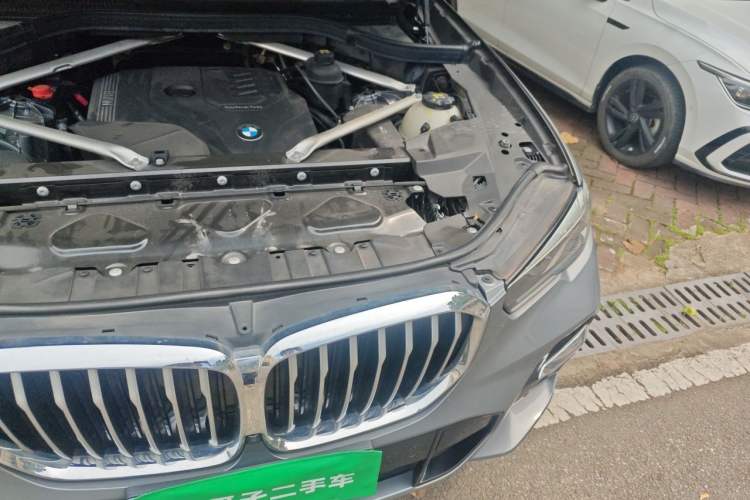 Used BMW X5 2022 xDrive 30Li M Sport Package Engine Bay Left