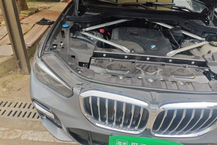 Used BMW X5 2022 xDrive 30Li M Sport Package Engine Bay Right