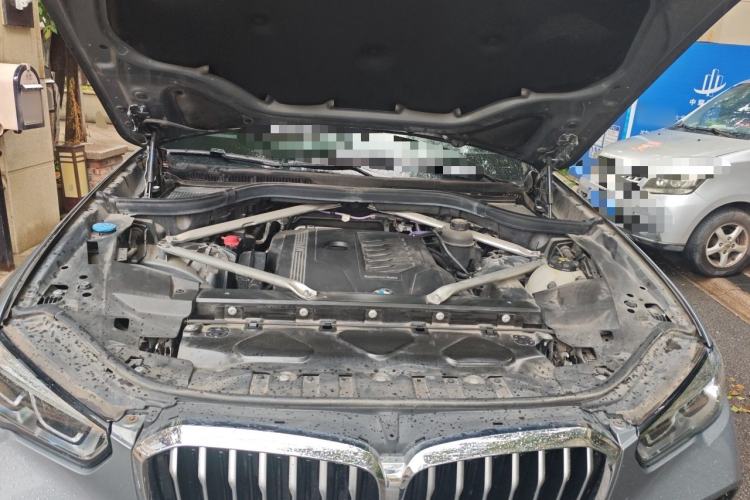 Used BMW X5 2022 xDrive 40Li M Sport Package Engine Bay
