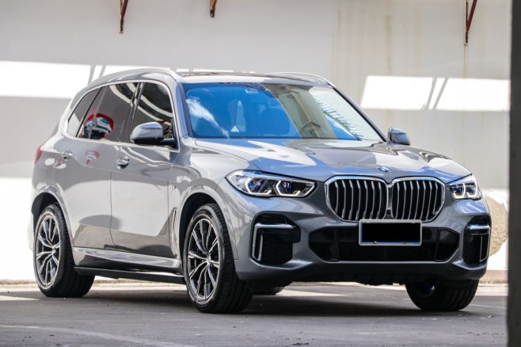 Used BMW X5 2022 Restyled xDrive 30Li Luxury Version M Sport Package Exterior 2