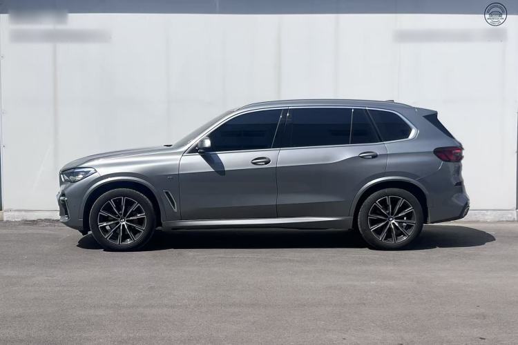 Used BMW X5 2022 xDrive 30Li M Sport Package Exterior 2