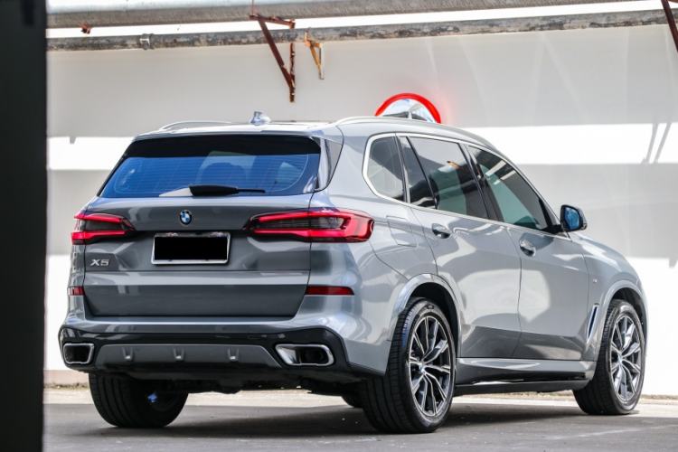 Used BMW X5 2022 Restyled xDrive 30Li Luxury Version M Sport Package Exterior 3