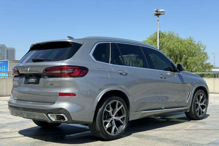 Used BMW X5 2022 Restyled xDrive 40Li M Sport Package Exterior 5