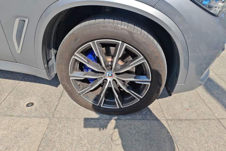 Used BMW X5 2022 Restyled xDrive 30Li Luxury Version M Sport Package Exterior 7