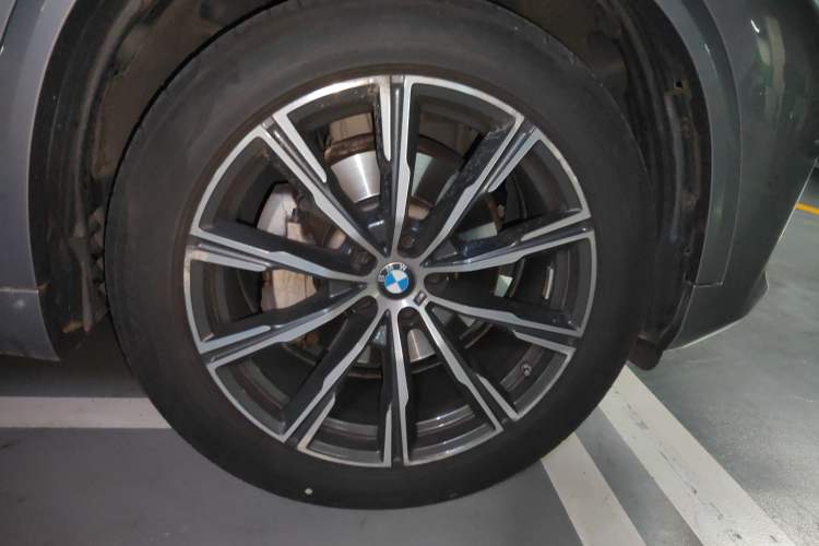 Used BMW X5 2022 xDrive 30Li M Sport Package Exterior 7