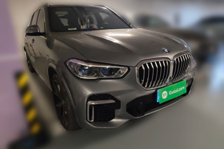 Used BMW X5 2022 Restyled xDrive 40Li M Sport Package Front Right 45 Deg