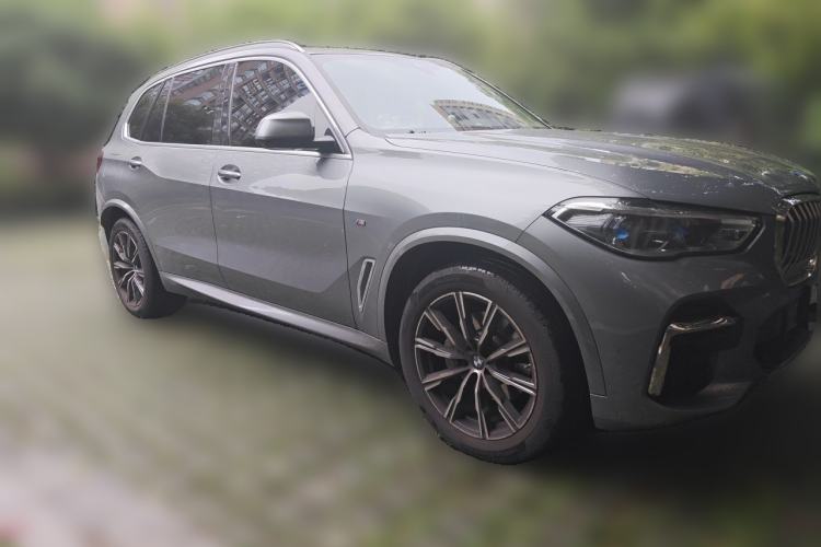 Used BMW X5 2022 Restyled xDrive 30Li Luxury Version M Sport Package Front Right 45 Deg