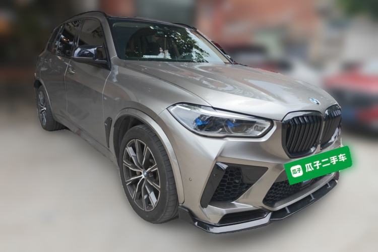 Used BMW X5 2022 xDrive 30Li Luxury M Sport Package Front Right 45 Deg