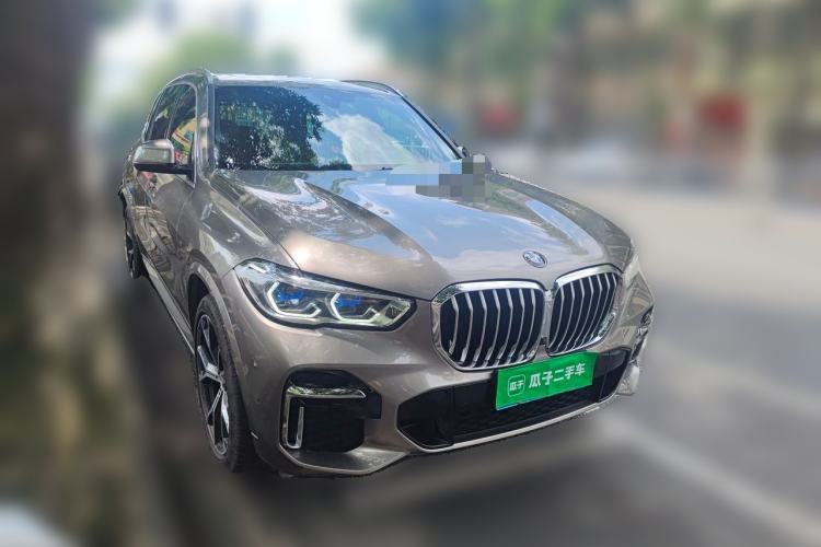 Used BMW X5 2022 xDrive 40Li M Sport Package Front Right 45 Deg