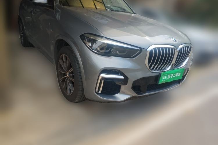 Used BMW X5 2022 xDrive 30Li M Sport Package Front Right 45 Deg
