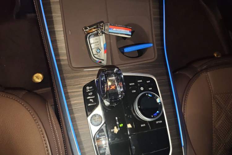 Used BMW X5 2022 Restyled xDrive 40Li M Sport Package Gear Lever