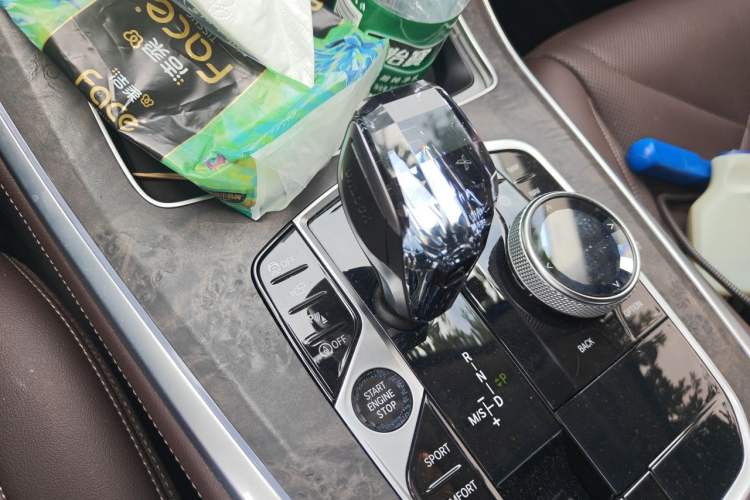 Used BMW X5 2022 xDrive 30Li Luxury M Sport Package Gear Lever