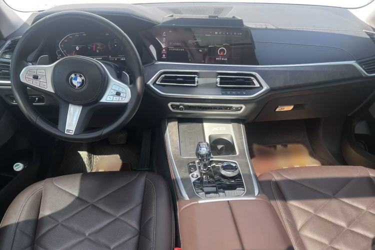 Used BMW X5 2022 xDrive 30Li M Sport Package Interior 1