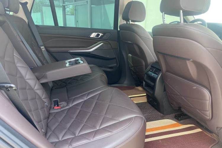 Used BMW X5 2022 xDrive 30Li M Sport Package Interior 10