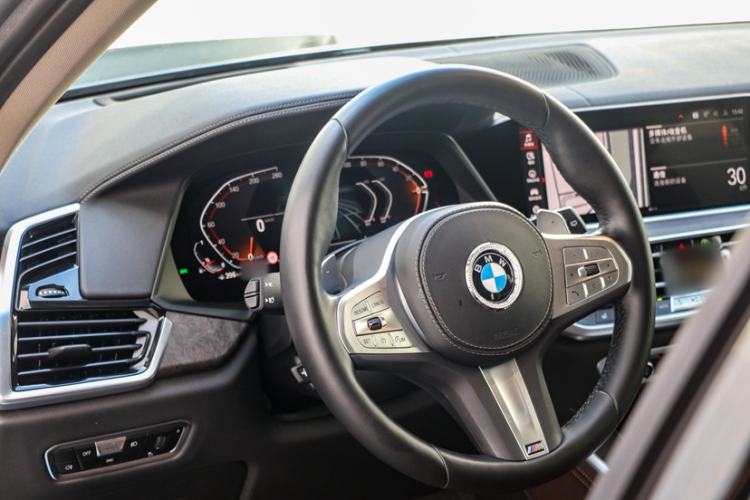 Used BMW X5 2022 Restyled xDrive 30Li Luxury Version M Sport Package Interior 11