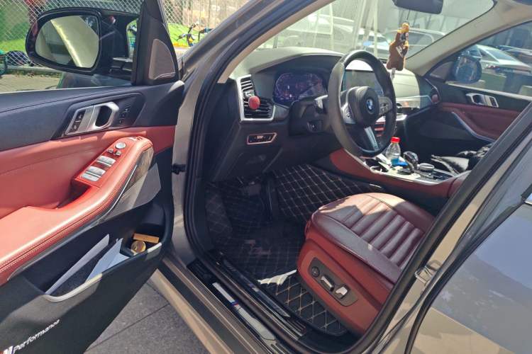 Used BMW X5 2022 Restyled xDrive 30Li Luxury Version M Sport Package Interior 3