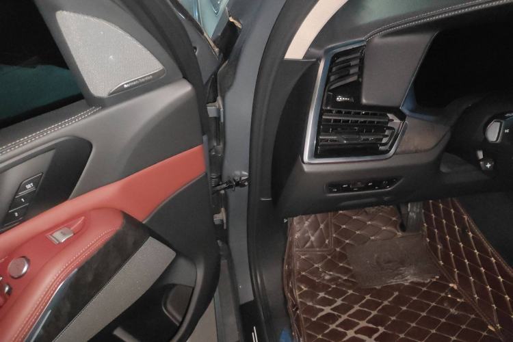 Used BMW X5 2022 xDrive 30Li M Sport Package Interior 3