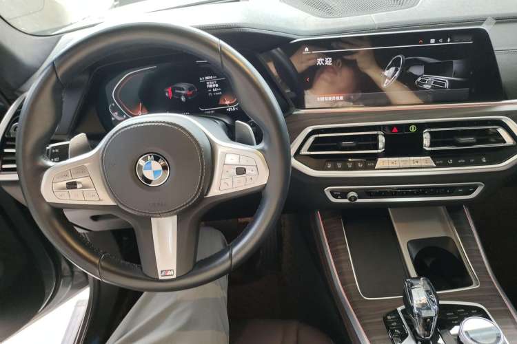 Used BMW X5 2022 xDrive 40Li M Sport Package Interior 3