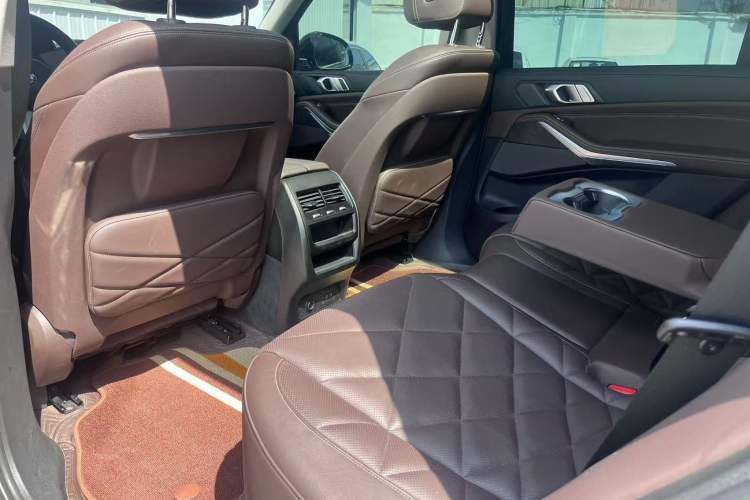 Used BMW X5 2022 xDrive 30Li M Sport Package Interior 5