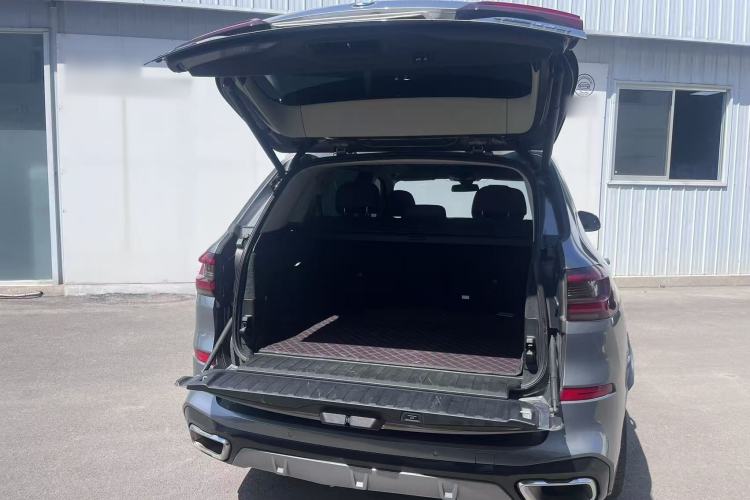 Used BMW X5 2022 xDrive 30Li M Sport Package Interior 7