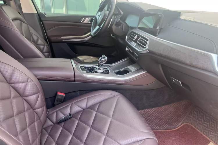 Used BMW X5 2022 xDrive 30Li M Sport Package Interior 8
