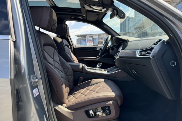 Used BMW X5 2022 Restyled xDrive 40Li M Sport Package Interior 8