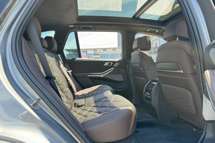 Used BMW X5 2022 Restyled xDrive 40Li M Sport Package Interior 9