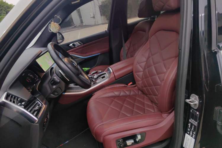 Used BMW X5 2022 Restyled xDrive 40Li M Sport Package Left Front Seat