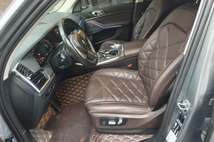 Used BMW X5 2022 xDrive 30Li M Sport Package Left Front Seat