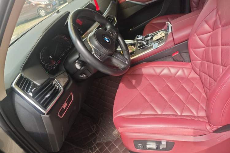 Used BMW X5 2022 xDrive 30Li M Sport Package Left Front Seat
