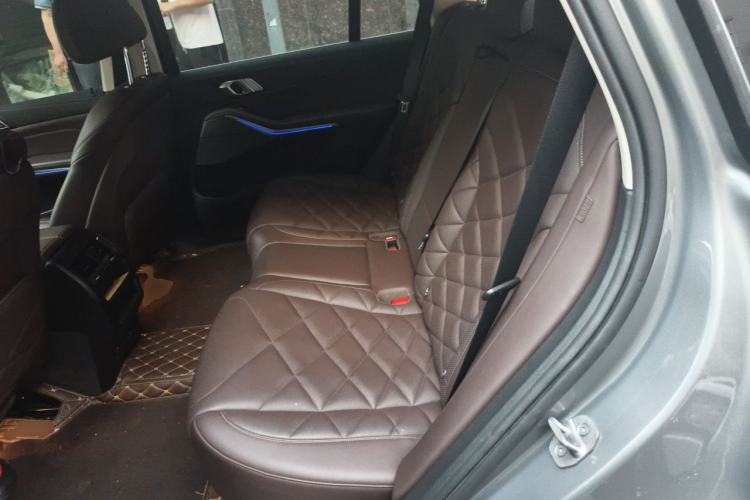 Used BMW X5 2022 xDrive 30Li M Sport Package Left Rear Seat