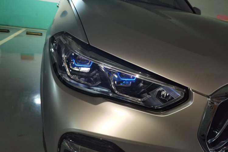 Used BMW X5 2022 xDrive 40Li M Sport Package Right Front Headlight