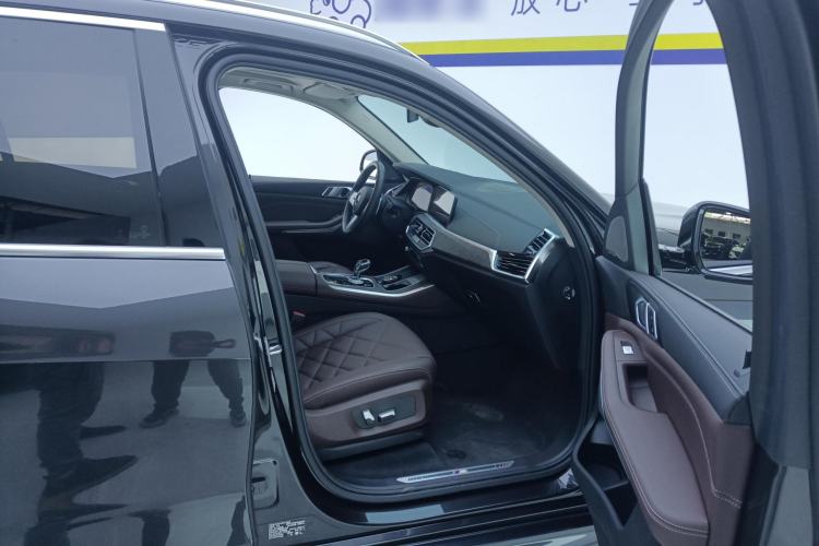 Used BMW X5 2022 Restyled xDrive 30Li M Sport Package Right Front Seat
