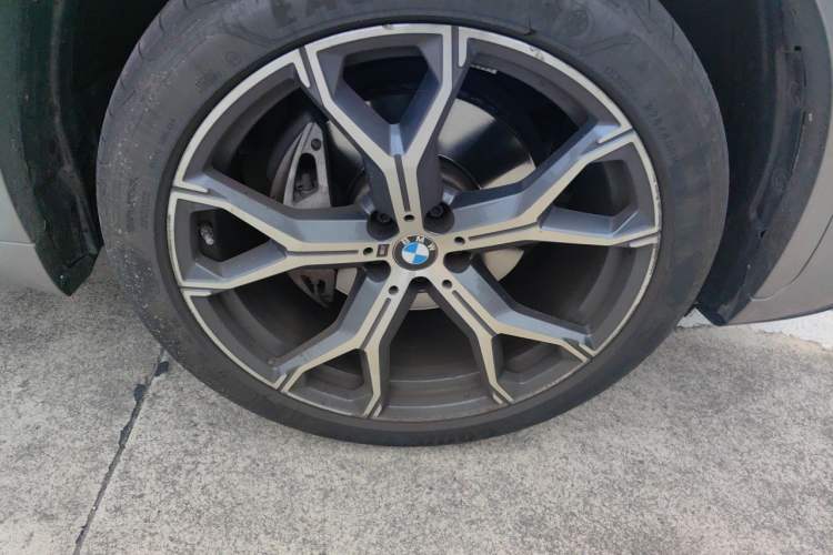 Used BMW X5 2022 Restyled xDrive 40Li M Sport Package Right Front Wheel Hub