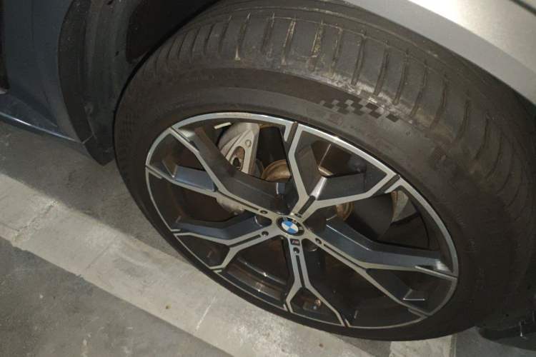 Used BMW X5 2022 Restyled xDrive 40Li M Sport Package Right Front Wheel Hub