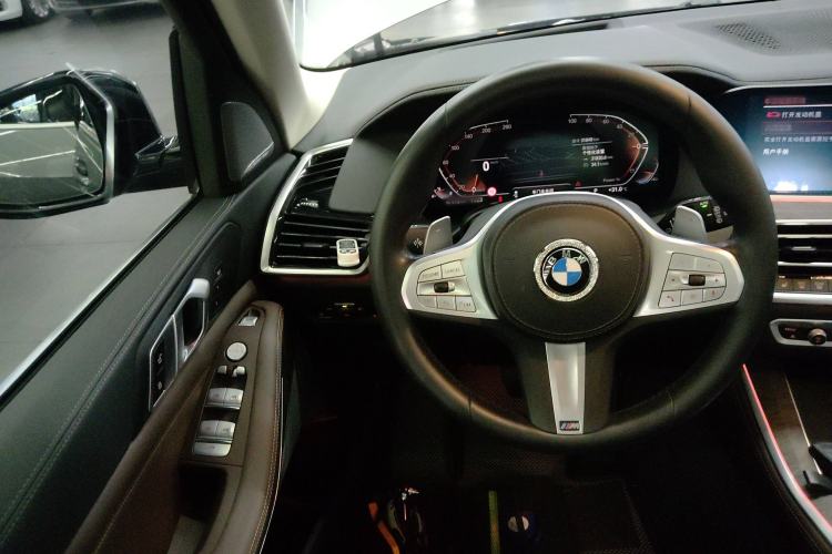 Used BMW X5 2022 Restyled xDrive 30Li Luxury Version M Sport Package Steering Wheel