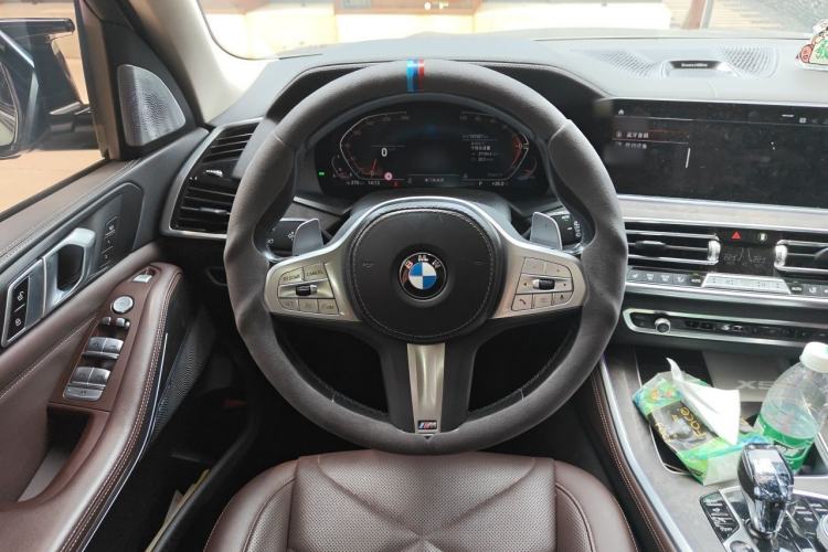 Used BMW X5 2022 xDrive 30Li Luxury M Sport Package Steering Wheel