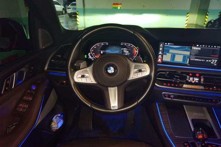 Used BMW X5 2022 xDrive 40Li M Sport Package Steering Wheel