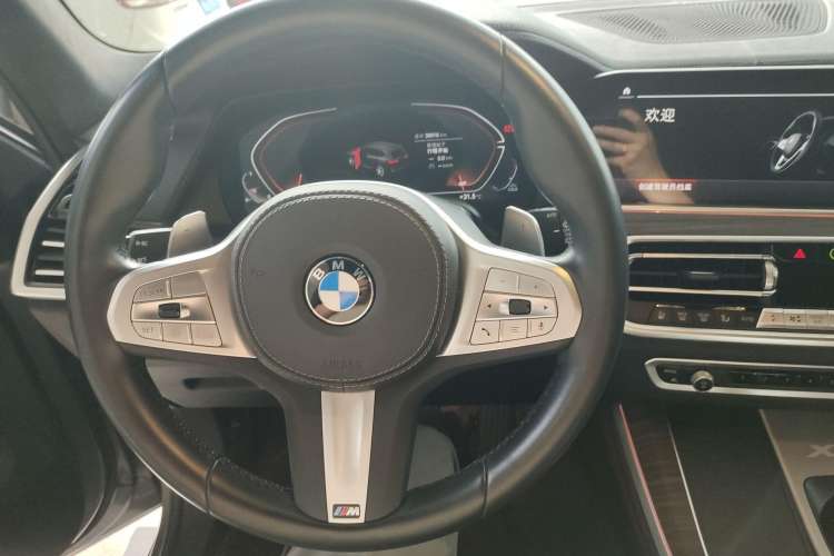 Used BMW X5 2022 xDrive 40Li M Sport Package Steering Wheel