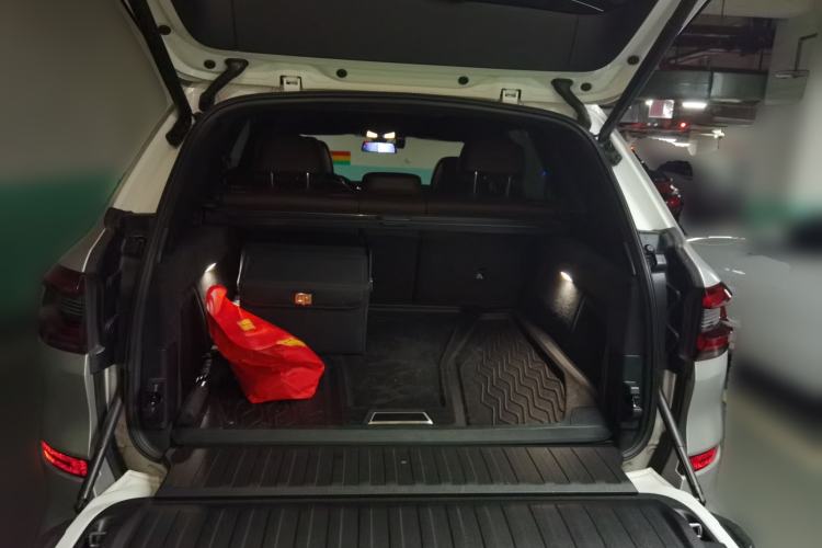 Used BMW X5 2022 xDrive 40Li M Sport Package Trunk
