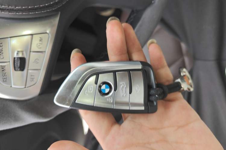 Used BMW X5 2022 xDrive 30Li Luxury M Sport Package Vehicle Key