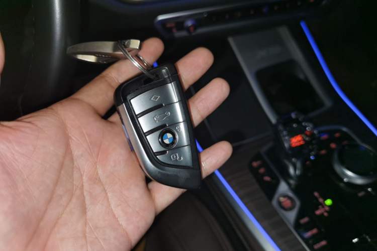 Used BMW X5 2022 xDrive 40Li M Sport Package Vehicle Key