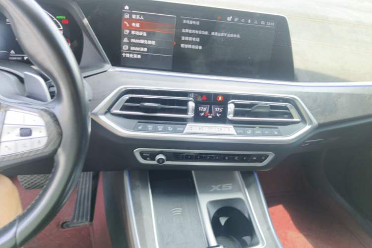 Used BMW X5 2022 Restyled xDrive 30Li Luxury Version M Sport Package Audio And AC Panel